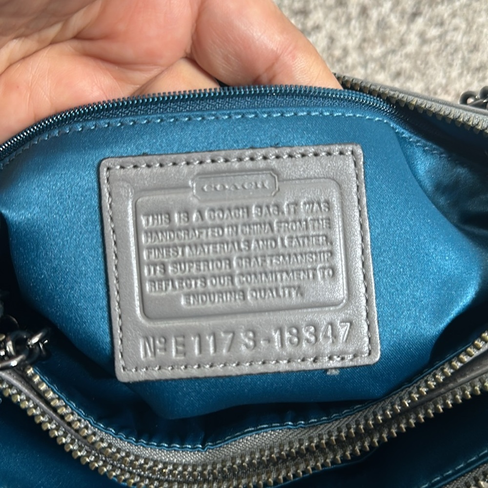 Coach Kristin gray shoulder bag siz medium - Picture 9 of 10